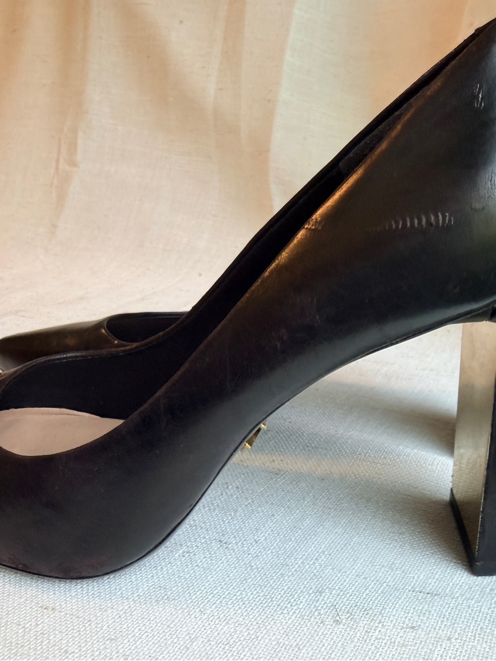 Donna Karan New York Black Leather Pointed Block Heel Pumps Approx 7.5 - Picture 4 of 8